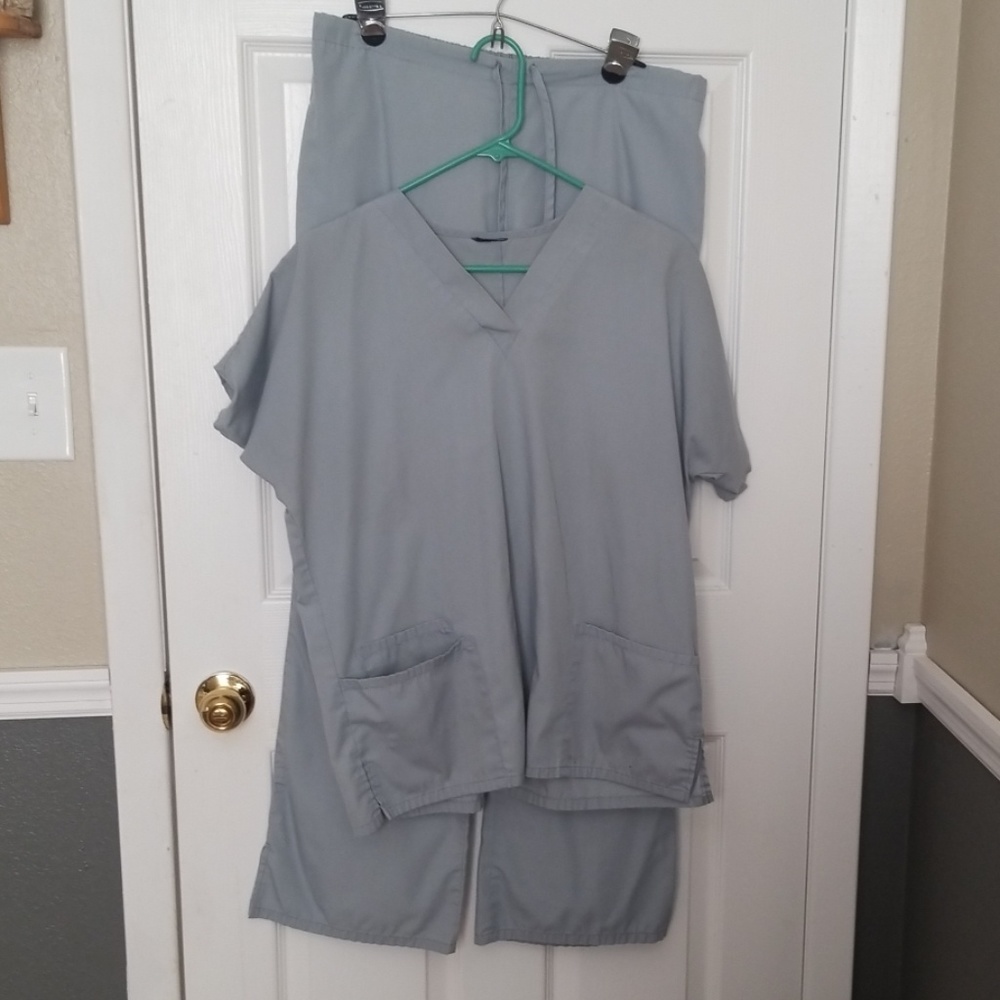 Cherokee Scrub Set